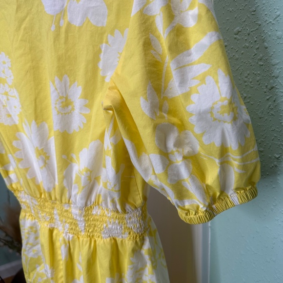 52SEVEN yellow/white puffy sleeve floral Small smocked dress tiered, ruffled hem - Picture 4 of 6